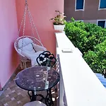 Lejlighed Tropical Garden - Full Floor Varigotti