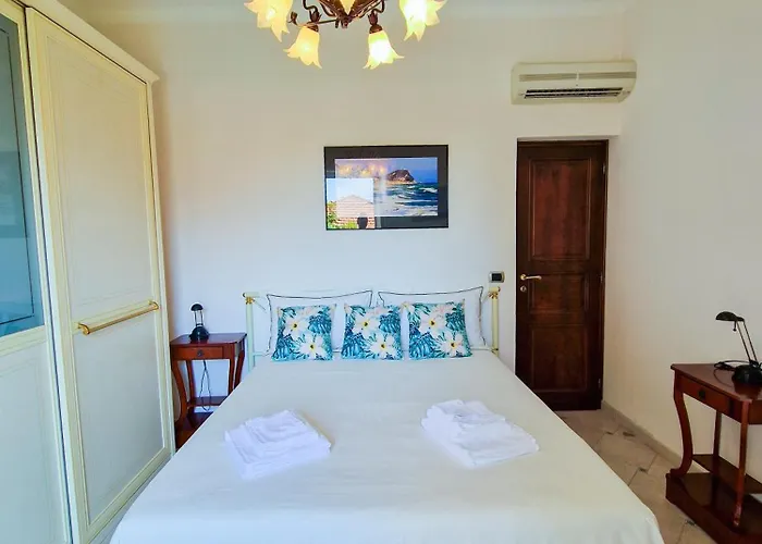 Tropical Garden - Full Floor * Varigotti