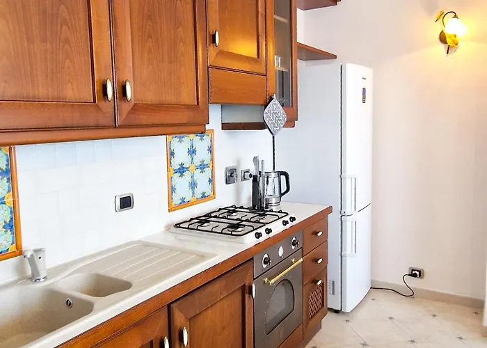 Tropical Garden - Full Floor Varigotti