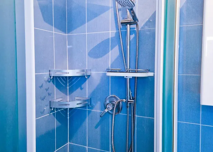 Tropical Garden - Full Floor Varigotti