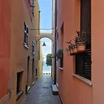 Tropical Garden - Full Floor Varigotti