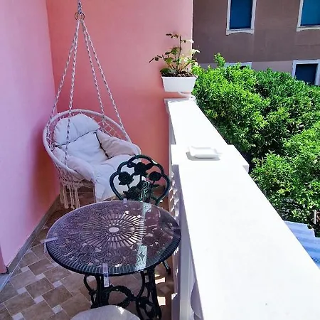 Lägenhet Tropical Garden - Full Floor Varigotti