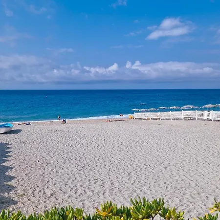 Tropical Garden - Full Floor Apartmán Varigotti