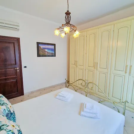 Tropical Garden - Full Floor Apartmán Varigotti