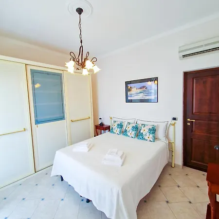 Tropical Garden - Full Floor Varigotti